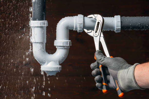 Professional Pipe Repair technician working in Squires, MO